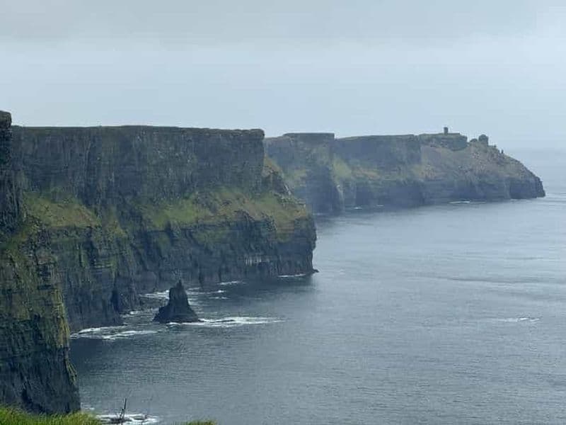 Billet Au départ de Limerick : visite privée en voiture des falaises de Moher et de Lahinch