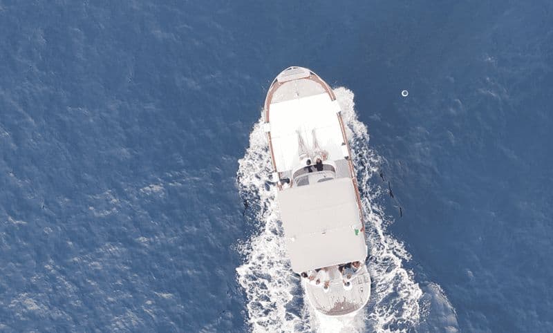 Billet Sorrente : Capri et la Grotte Bleue en bateau avec plongée en apnée