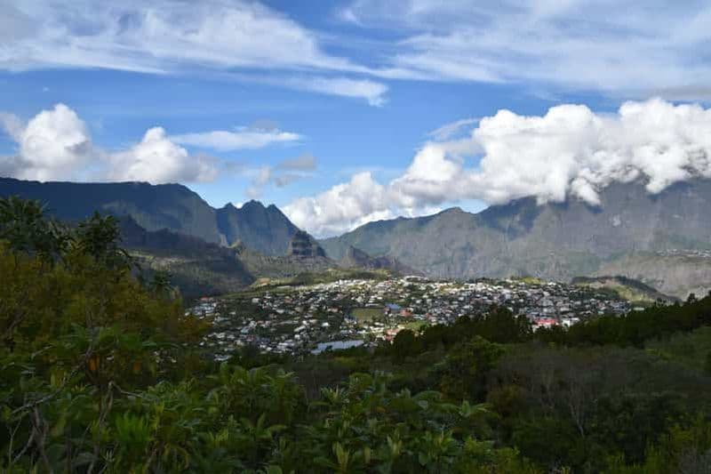 Billet Visite privative de Cilaos avec un pique-nique authentique et raffiné.