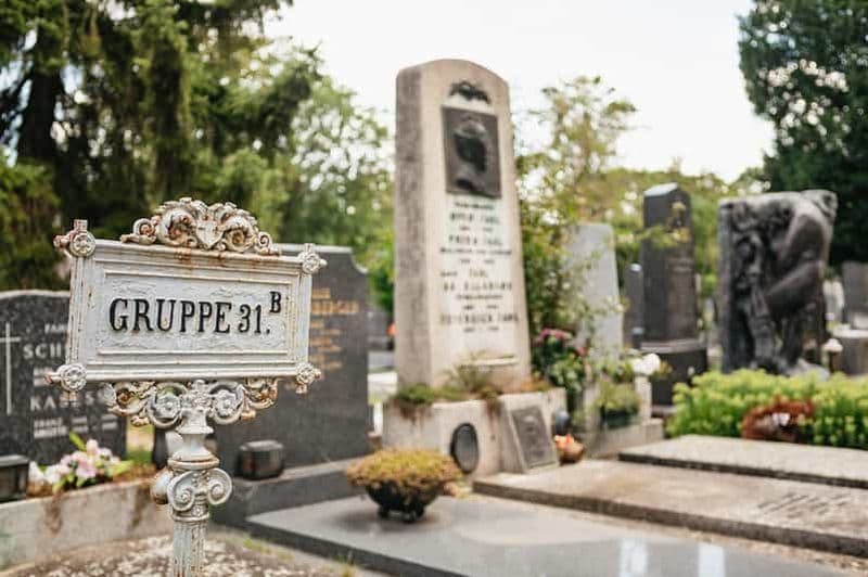 Billet Vienne : Visite guidée du cimetière central de Vienne à pied