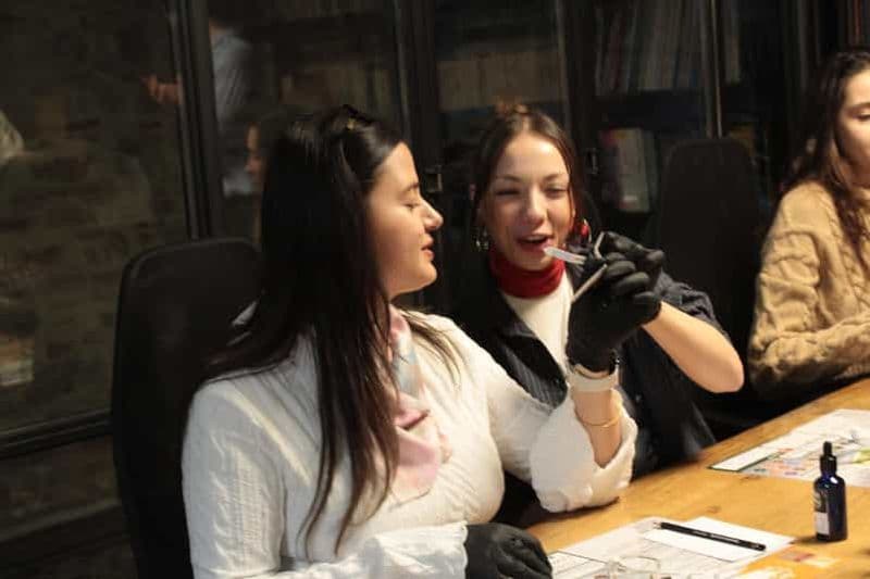 Billet Istanbul : atelier de création de parfums dans un élégant atelier de Galata