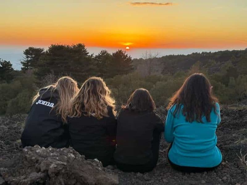 Billet Excursion à l'Etna au coucher du soleil : randonnée, grotte et dégustation