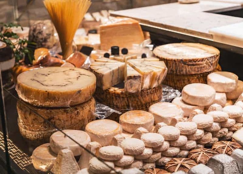 Billet Lyon : visite culinaire de la vieille ville avec 6 dégustations de mets français et de vin