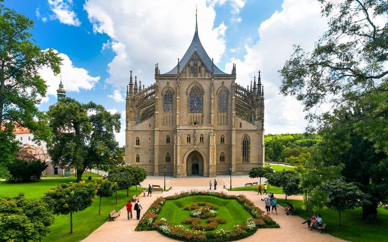 Billet À partir de Prague : Excursion d'une journée à l'église osseuse de Kutna Hora et à l'église Sainte-Barbara