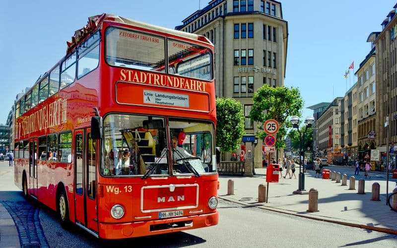 Billet Stadtrundfahrt : Tour en bus hop-on hop-off d'une journée de Hambourg avec croisière sur le lac Alster