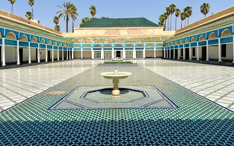 Billet Visite guidée du Palais de la Bahia, des Tombeaux Saadiens, de la Koutoubia et des Souks