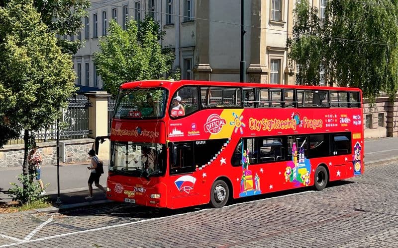 Billet City Sightseeing : Visite en bus Hop-On Hop-Off de Prague avec visite en option de la rivière.