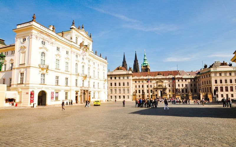 Billet Combo coupe-file : château de Prague, musée national et horloge astronomique