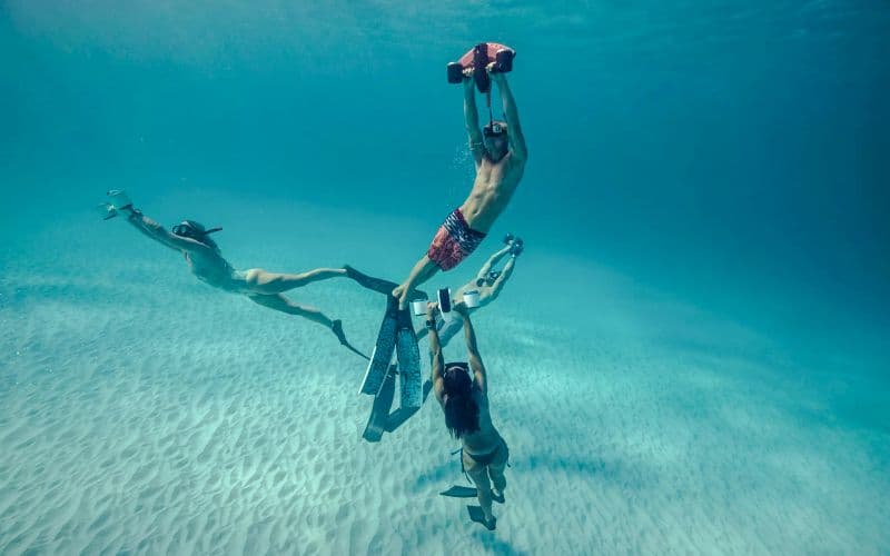 Billet Au départ de Marseille : Visite en bateau avec plongée sous-marine en scooter et déjeuner en option.