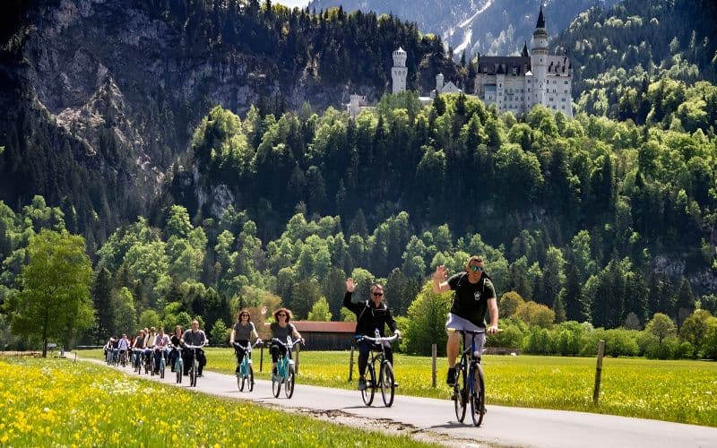 Billet Depuis Munich : Visite estivale du Château de Neuschwanstein avec balade à vélo