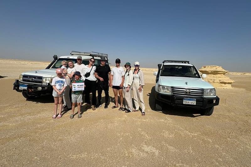 Billet Excursion dans le désert avec safari en 4x4, sandboard, promenade à dos de chameau et déjeuner au départ du Caire