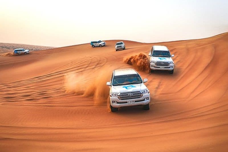 Billet Excursion dans le désert d’Abu Dhabi avec safari dans les dunes et promenade à dos de chameau