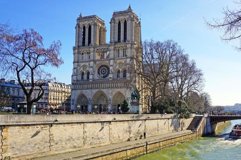 Billet Visite de l'Île de la Cité à Paris avec billets pour la Sainte-Chapelle