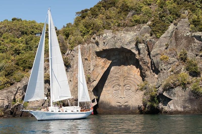 Billet Balade en voilier vers la sculpture Maorie dans le lac Taupo