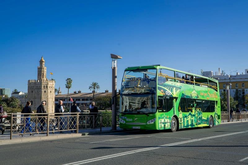 Billet Offre : bus touristique, croisière sur le Guadalquivir, spectacle de flamenco et visite guidée de Séville