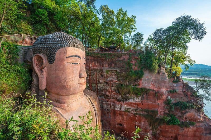Billet Visite privée d'une journée du Bouddha géant et de la vieille ville de Huanglongxi au départ de Chengdu