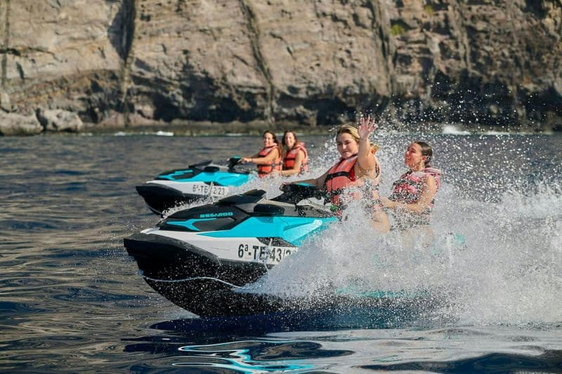 Billet Excursion guidée en jet ski le long des falaises de Los Gigantes à Tenerife