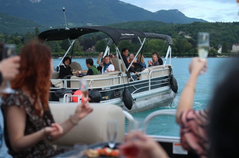 Billet Location de bateau - Sun Tracker Party Barge 24 DLX (Motorboat)