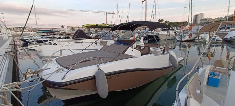 Billet Location de bateau - V2 BOATS 7.0 Sundeck (Motorboat)