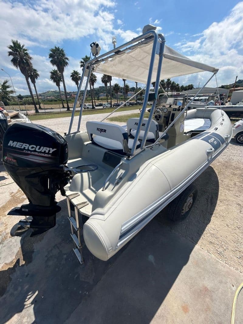 Billet Location de bateau - Flyer 575 (Semi-rigid)