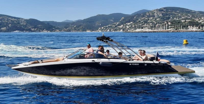 Billet Location de bateau - Four Winns 9 M version luxe (Motorboat)