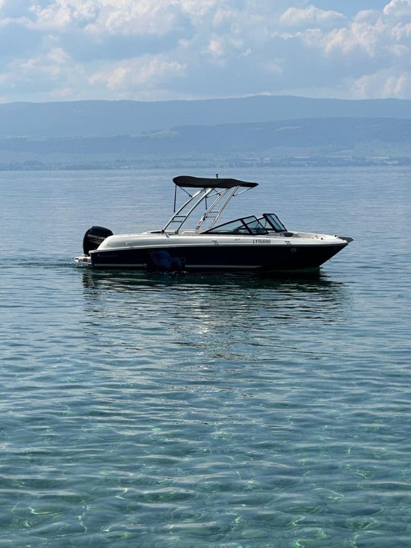 Billet Location de bateau - Bayliner E7 (Motorboat)