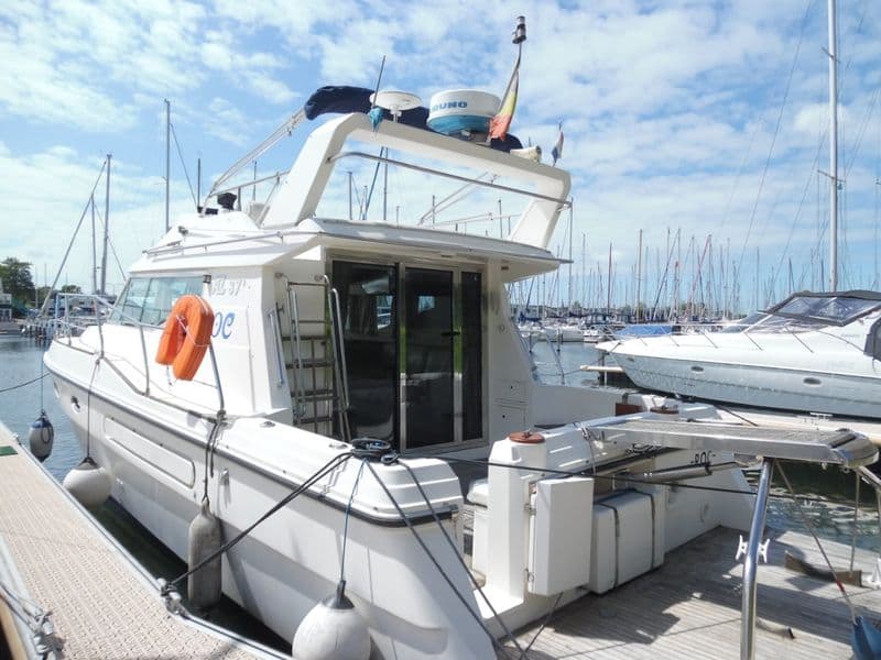 Billet Location de bateau - Azimut 37 Fly (Yacht)