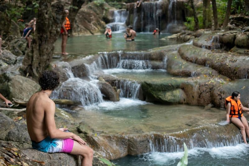 Billet Au départ de Bangkok : Visite du parc national d'Erawan - Chute d'eau d'Erawan et pont de la rivière Kwai