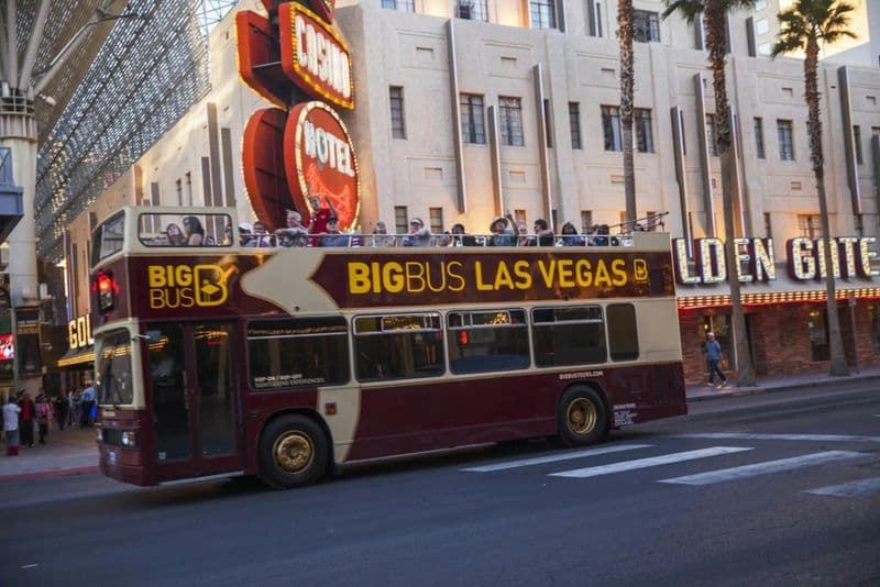 Billet Las Vegas : Visite nocturne en bus à toit ouvert + entrée au Neon Museum en soirée