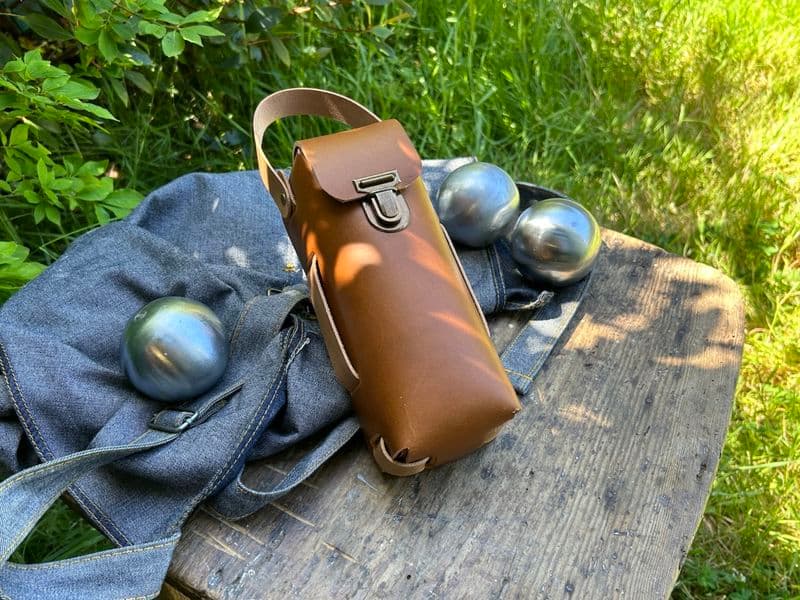Billet Atelier - Réalisez votre sacoche à boules de pétanque en cuir