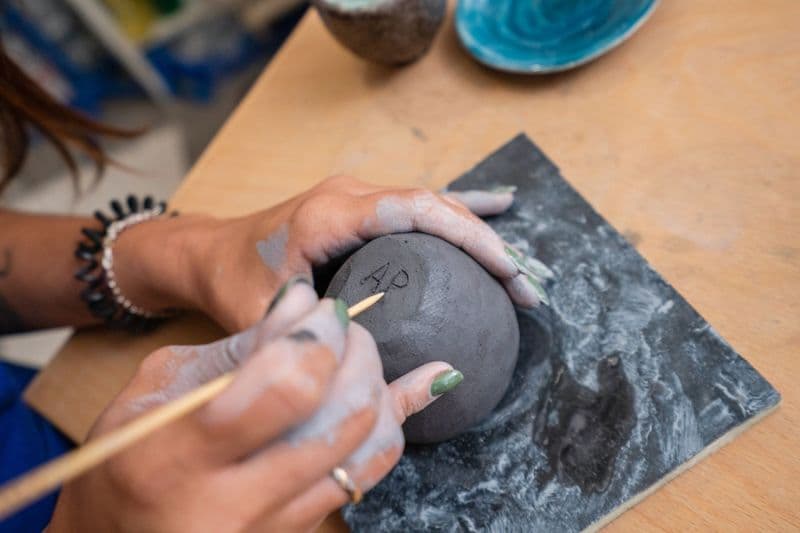 Billet Atelier - Modelez votre trio de pièces en céramique