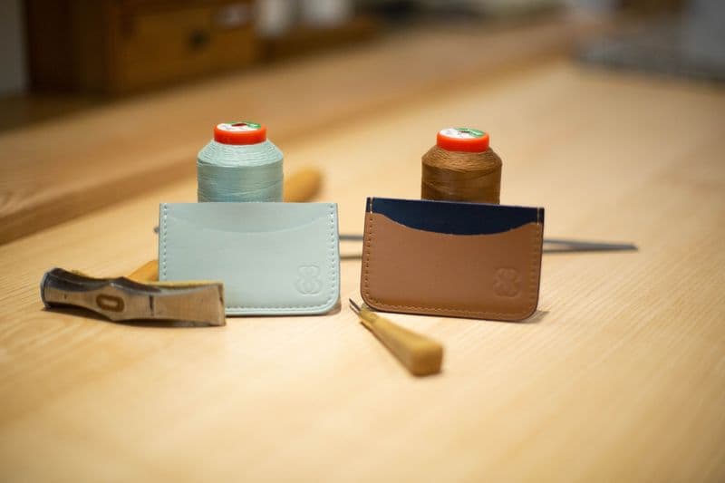 Billet Atelier - Réalisez votre porte-cartes en cuir