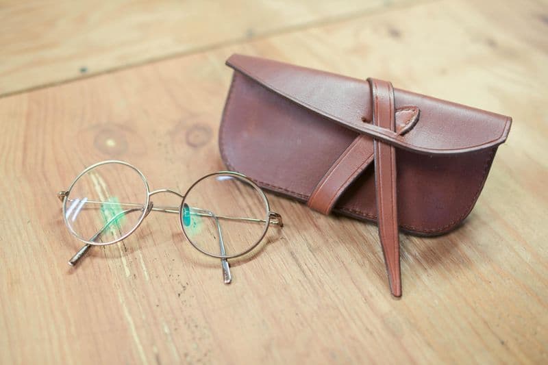 Billet Atelier - Fabriquez votre étui à lunettes en cuir