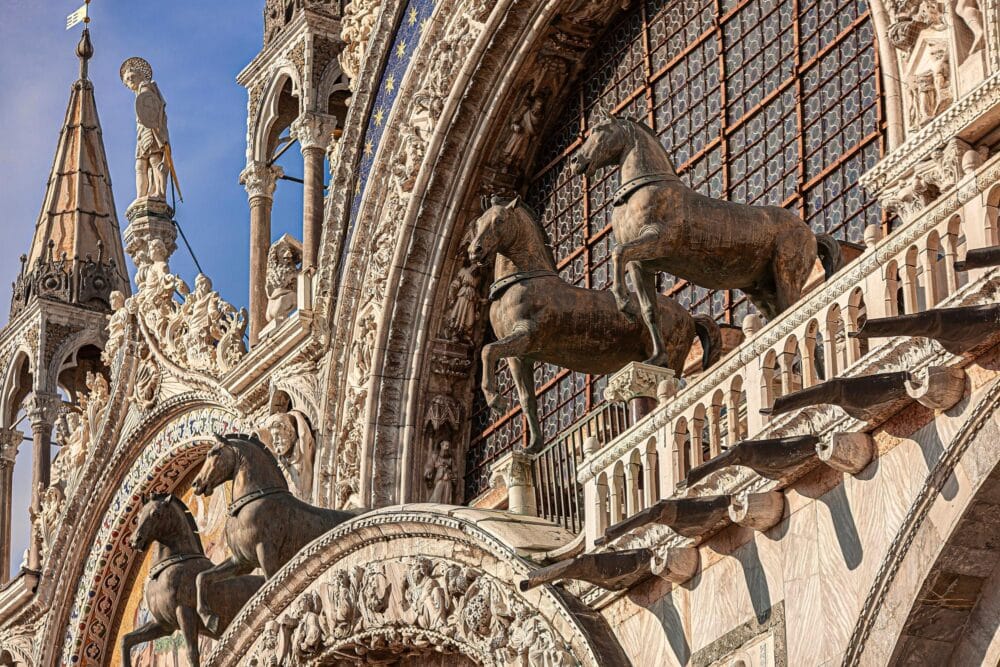 Chevaux sur la façade de Saint Marc