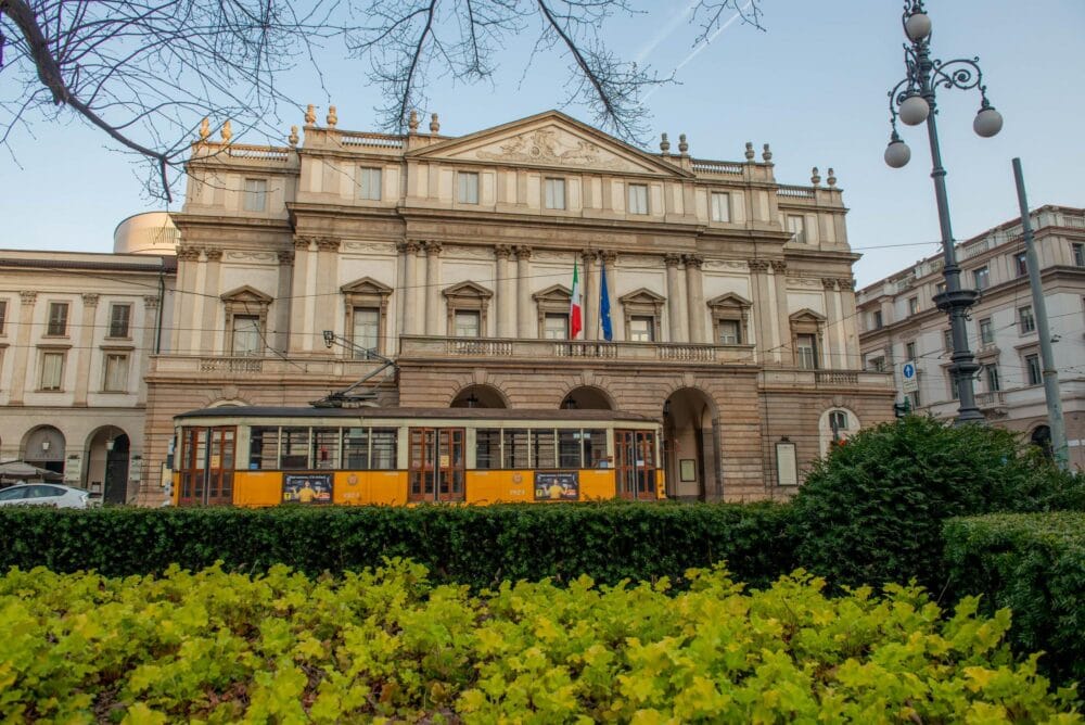 Extérieur de la Scala de Milan