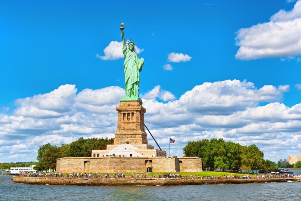 Le piédestal au-dessus de Fort Wood