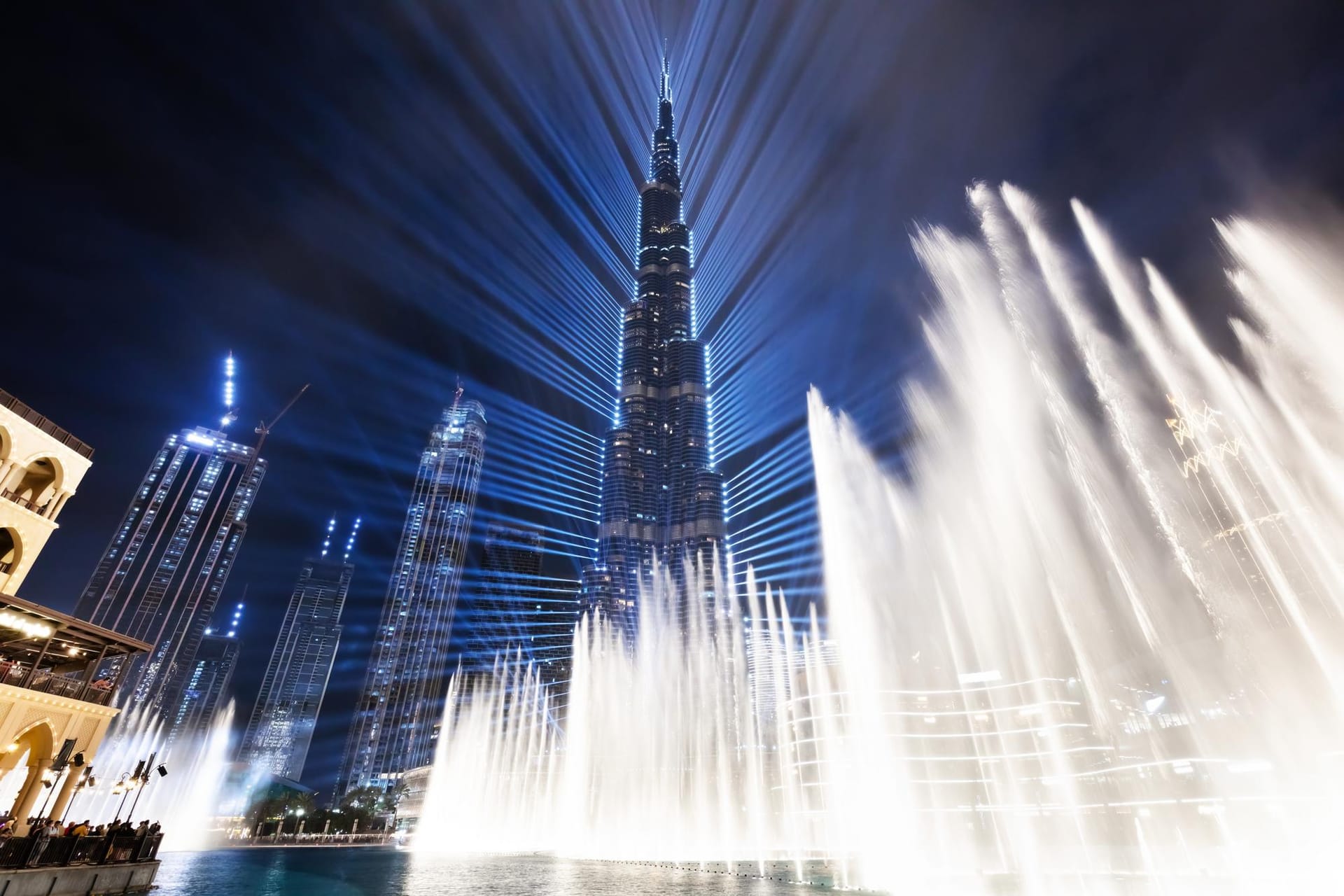 The Dubai Fountain, fontaines au pied du Burj Khalifa à Dubaï