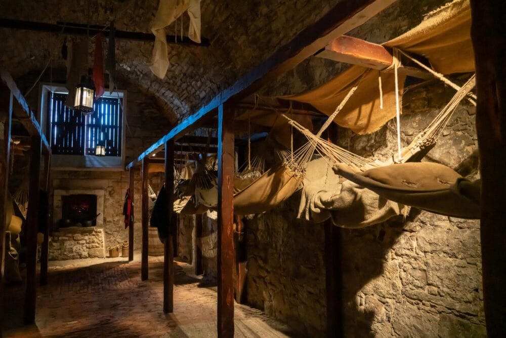 Cellules de prison du donjon du château d'Édimbourg